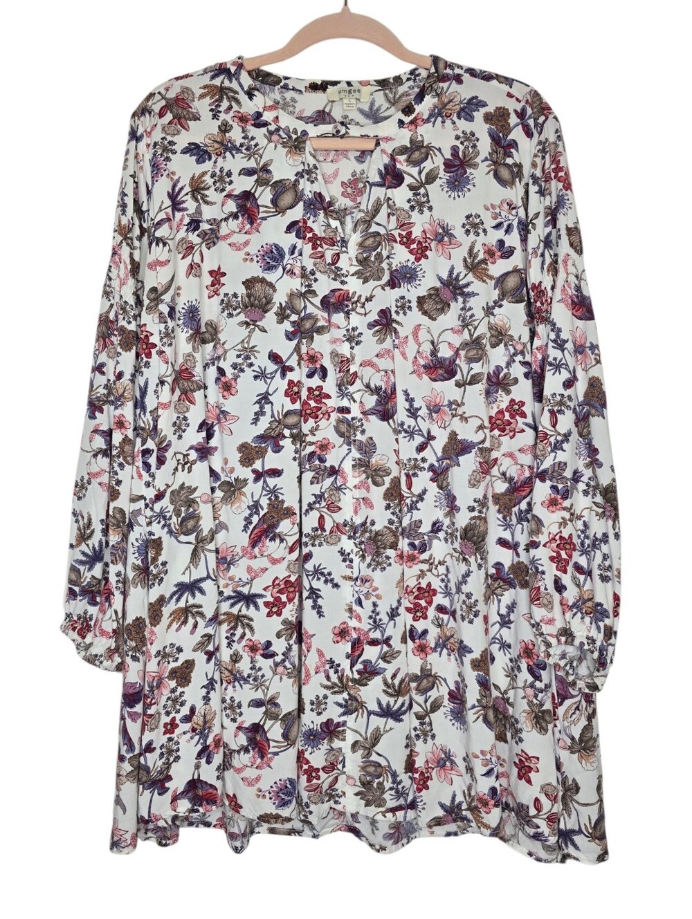 Umgee floral tunic dress with a keyhole neckline detail